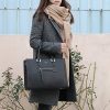51ib3wnqJvL._AC_.jpg David Jones - Grand Sac à Main Femme - Cabas Fourre-Tout Cuir PU Rigide - Sac Elégant Ville Travail Poches Multiples - Shopper Porté Epaule Bandoulière Grande Capacité A4 - Mode Chic - Bleu Marine
