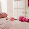 41368GiPpCL._AC_.jpg Wonderbox – Coffret cadeau - BULLE DE BIEN ETRE – 8000 massages californiens, soins du visage, modelage thaïlandais, gommage du corps, hammam, bain aux huiles pour 1 à 2 personnes