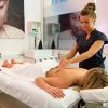 41bnrfeSt1L._AC_.jpg Wonderbox – Coffret cadeau - BULLE DE BIEN ETRE – 8000 massages californiens, soins du visage, modelage thaïlandais, gommage du corps, hammam, bain aux huiles pour 1 à 2 personnes
