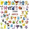 51VtKFKB3JL._AC_.jpg Funnyshow 70 pièces Ensemble de Jouets Pokemon, Pokémon Mini Figures Action Figurines Pokémon Bracelets Porte-clés Pokémon, pour Enfants et Adultes Party Celebration
