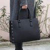 518L7G1VkAL._AC_.jpg CRAZYCHIC - Sac à Main Cabas Grande Taille Femme Lycéenne - Fourre-Tout Cuir PU Cours Travail Fille Etudiante Capacité Format A4 Large - Cartable Porte-Document Business Tote Shopping - Noir
