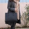 51PtgYzpV0L._AC_.jpg CRAZYCHIC - Sac à Main Cabas Grande Taille Femme Lycéenne - Fourre-Tout Cuir PU Cours Travail Fille Etudiante Capacité Format A4 Large - Cartable Porte-Document Business Tote Shopping - Noir