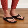 51VgsCieUTL._SL500_.jpg OluKai Femmes Tongs Couleur Noir Black/Black