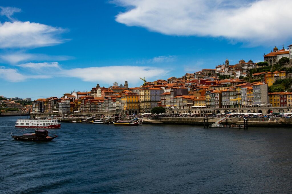Photo de Porto au Portugal pour s'expatrier en Freelance grâce à internet Photo de Porto au Portugal pour s'expatrier en Freelance grâce à internet