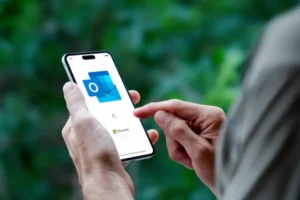 Accès à l'application Outlook sur mobile.