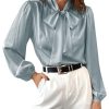 Chemise satin vert menthe avec nœud papillon Chemise satin vert menthe avec nœud papillon